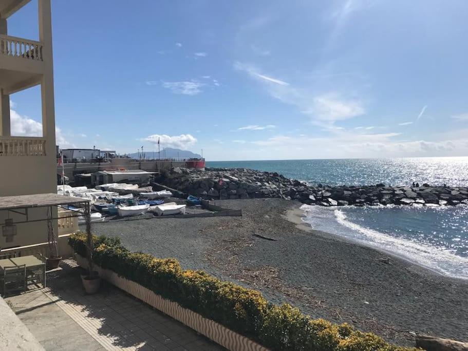 Pisi Home, 2 Min Dalla Spiaggia E Dall' Ospedale Gaslini Genoa Exterior photo